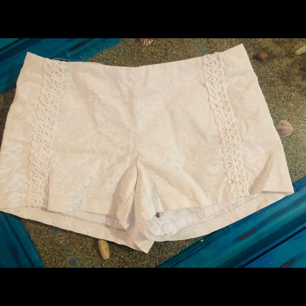Lilly Pulitzer solid white shorts